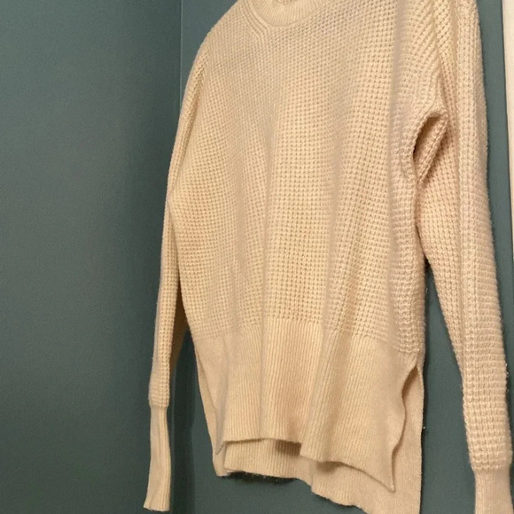 Everlane women’s 100% cashmere cream sweater - XS- crew neck - great condition - Picture 5 of 6